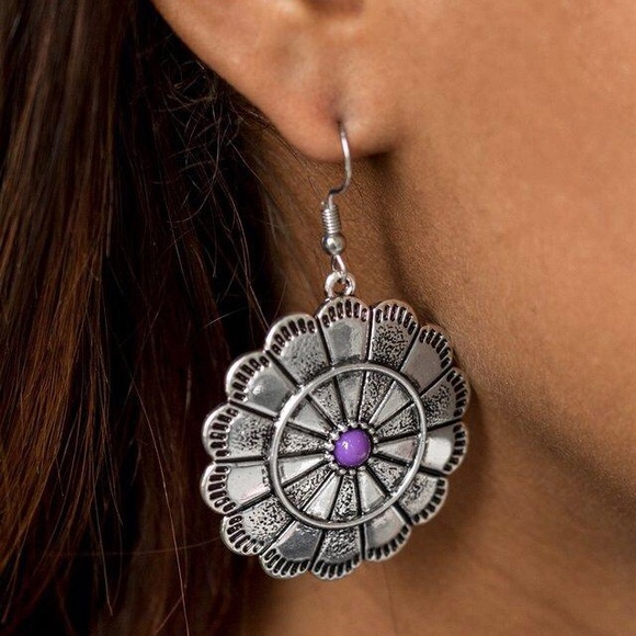 3/$20 Paparazzi I'm No Wallflower Purple Earrings